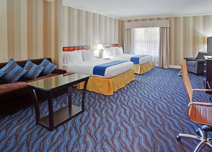 Holiday Inn Express Hotel & Suites Santa Cruz By Ihg