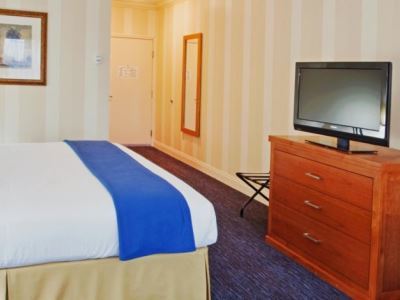 Hotel Express & By Ihg