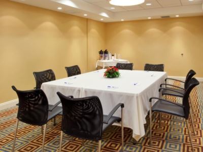 Hotel Express & By Ihg 3*