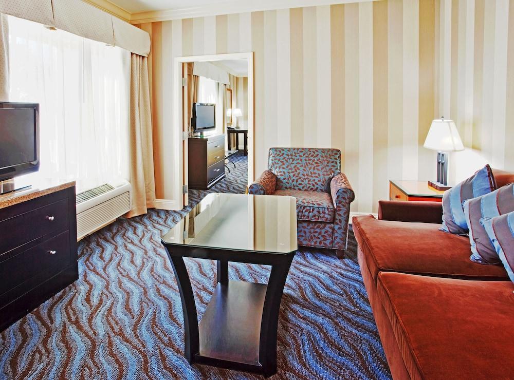 Hotel Express & By Ihg